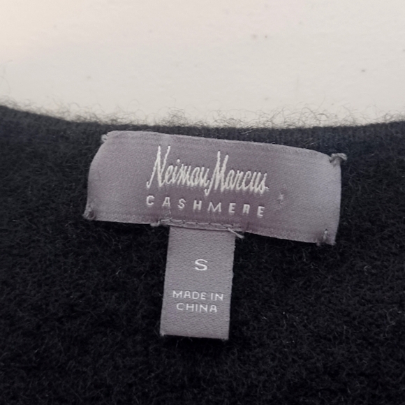 Neiman Marcus 100% Cashmere Asymmetric Oversized Sz S Braided Sleeve Sweater - Picture 10 of 13